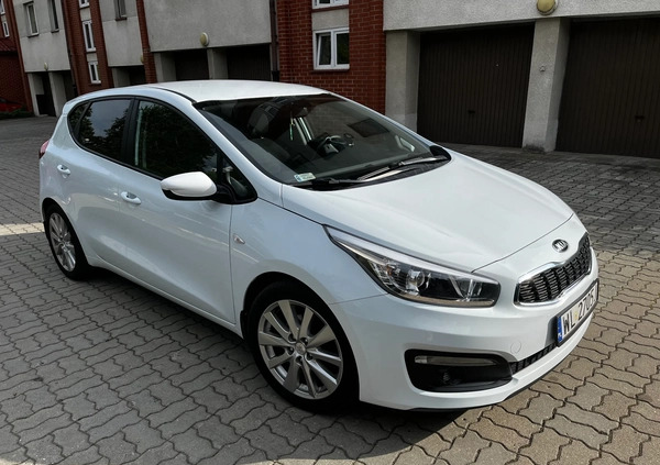 Volkswagen Polo cena 39000 przebieg: 150000, rok produkcji 2002 z Warszawa małe 92